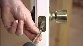 Boynton Beach Lock And Locksmith Boynton Beach, FL 561-692-4269 Boynton Beach Lock And Locksmith Boynton Beach, FL 561-692-4269 - changing-locks